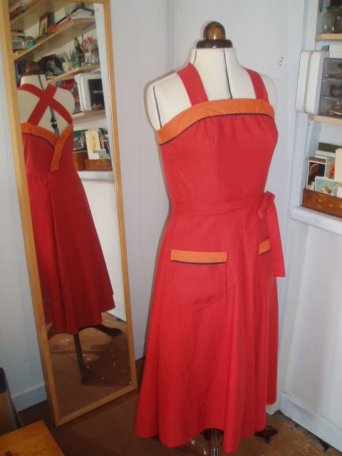 Ann Adams 4602  - upcycle duvet to dress