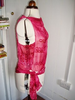 the dreamstress deco echo - upcycle scarf to top