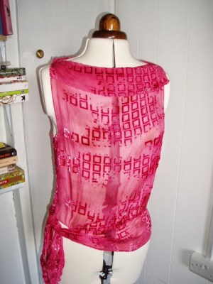 the dreamstress deco echo - upcycle scarf to top